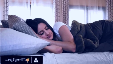 MOMMY'S GIRL - BUSTY MILF Lexi Luna Makes Stepdaughter Eliza Ibarra SQUIRT A LOT While Tickling Her